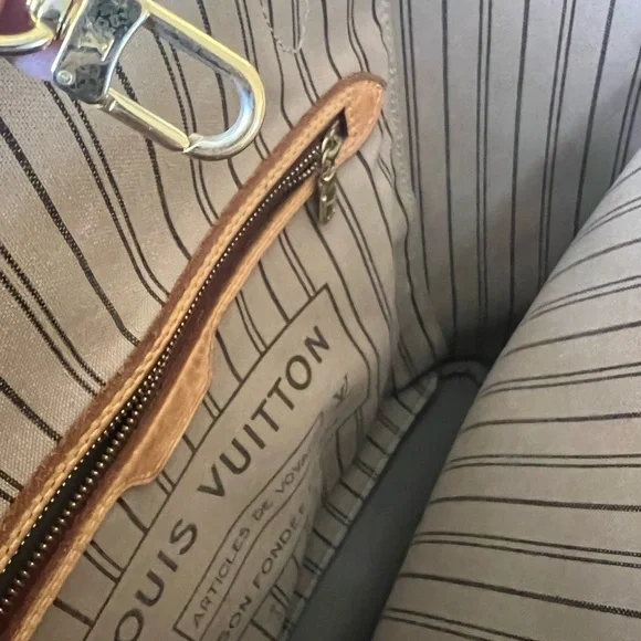 Louis Vuitton Neverfull MM - Picture 11 of 11